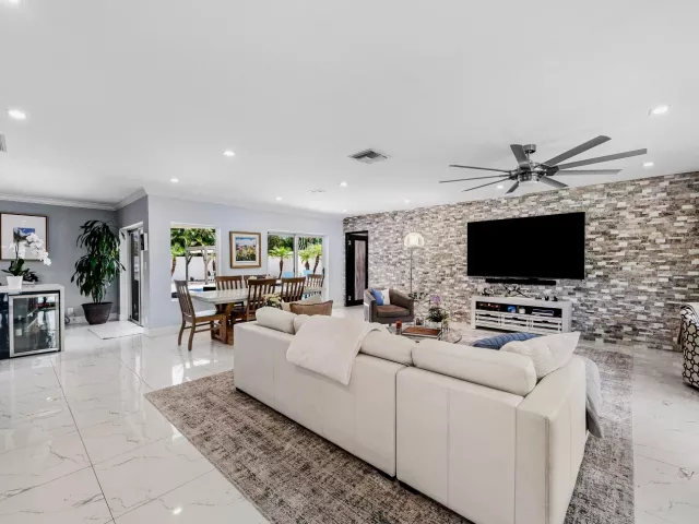 Продажа дома по адресу 1029 W Palmetto Park Road - фото 9311098