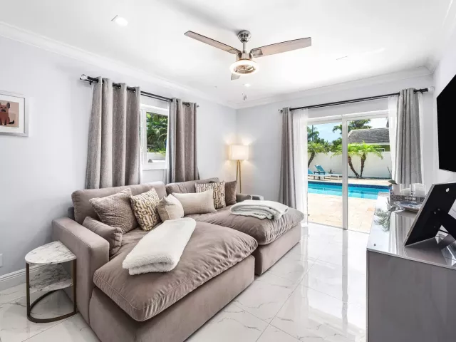 Продажа дома по адресу 1029 W Palmetto Park Road - фото 9311113