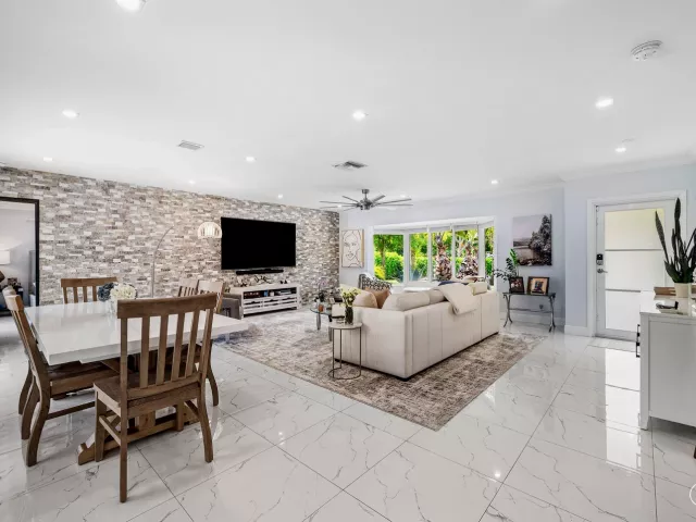 Продажа дома по адресу 1029 W Palmetto Park Road - фото 9311096