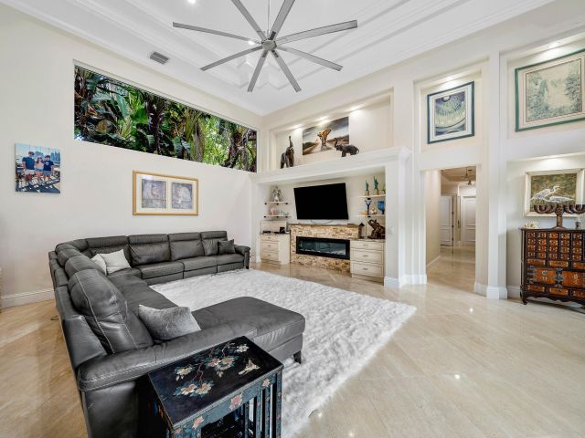 Продажа дома по адресу 6595 NW 32nd Terrace - фото 9038944