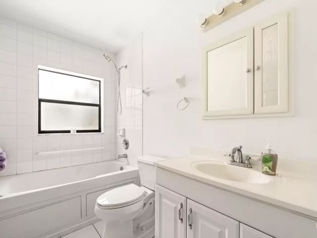 Продажа дома по адресу 13132 56th Place N - фото 8908215