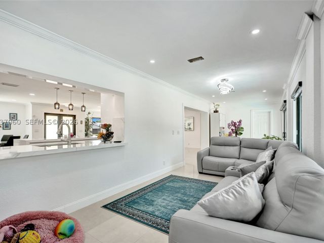Продажа дома по адресу 5112 SW 87th Ave - фото 8879966