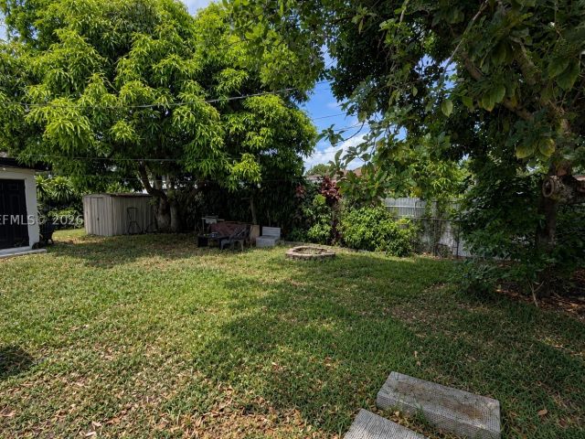 Продажа дома по адресу 17981 NW 3rd Ave - фото 8677243