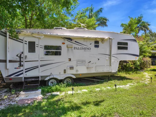 Продажа дома по адресу 27 NE 18th Street - фото 8920674