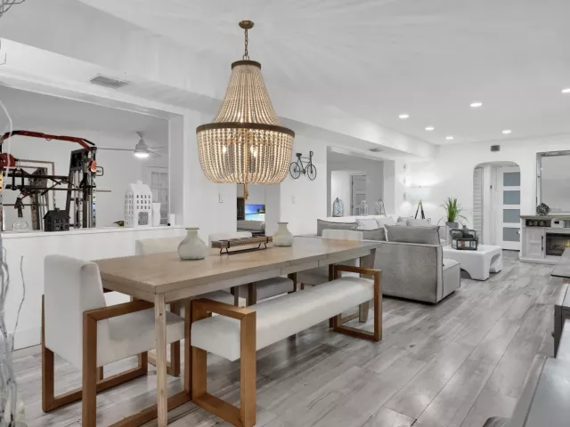 Продажа дома по адресу 27 NE 18th Street - фото 8920663