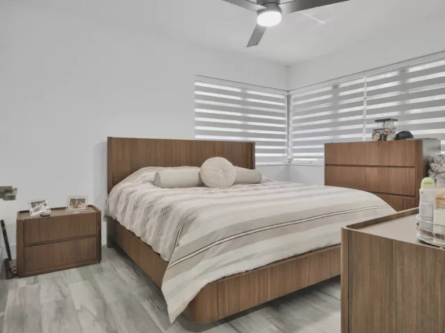 Продажа дома по адресу 27 NE 18th Street - фото 8920666