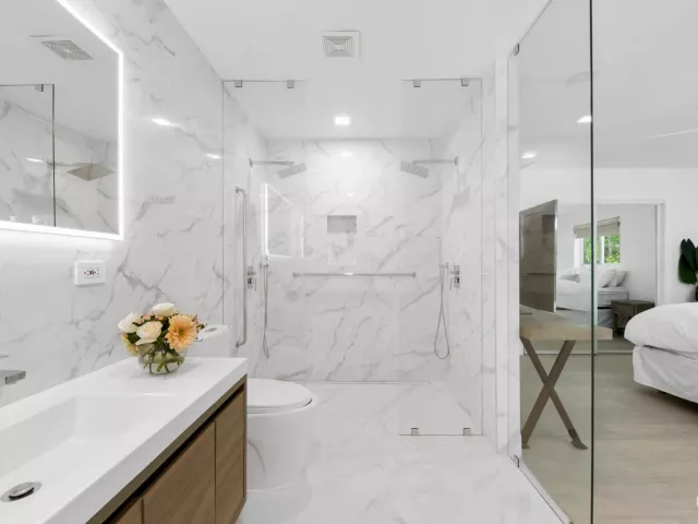 Продажа дома по адресу 5210 NE 17th Terrace - фото 8919754