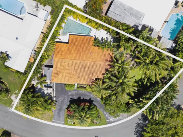 Продажа дома по адресу 5210 NE 17th Terrace - фото 8919738
