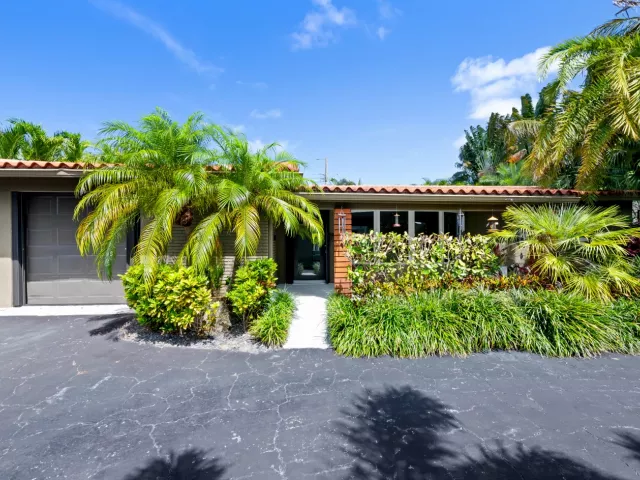 Продажа дома по адресу 5210 NE 17th Terrace - фото 8919740