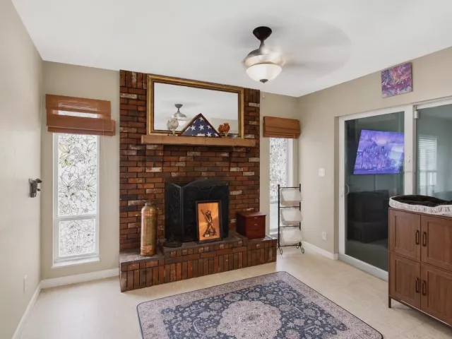 Продажа дома по адресу 5442 Sunrise Boulevard - фото 9381217