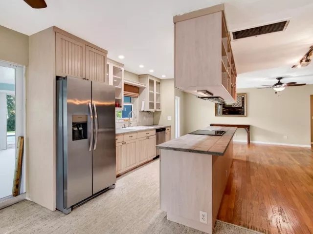 Продажа дома по адресу 5442 Sunrise Boulevard - фото 9381238