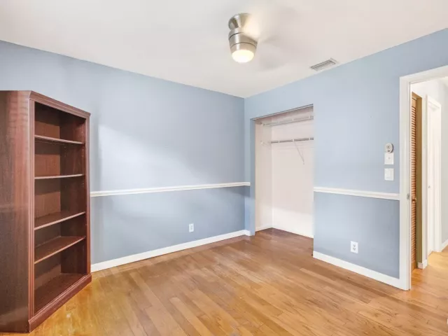 Продажа дома по адресу 5442 Sunrise Boulevard - фото 9381246
