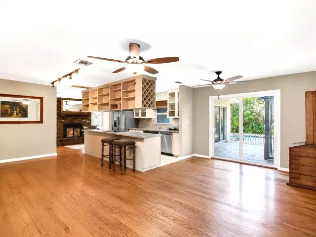 Продажа дома по адресу 5442 Sunrise Boulevard - фото 9381203