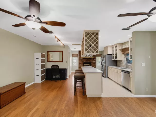 Продажа дома по адресу 5442 Sunrise Boulevard - фото 9381205