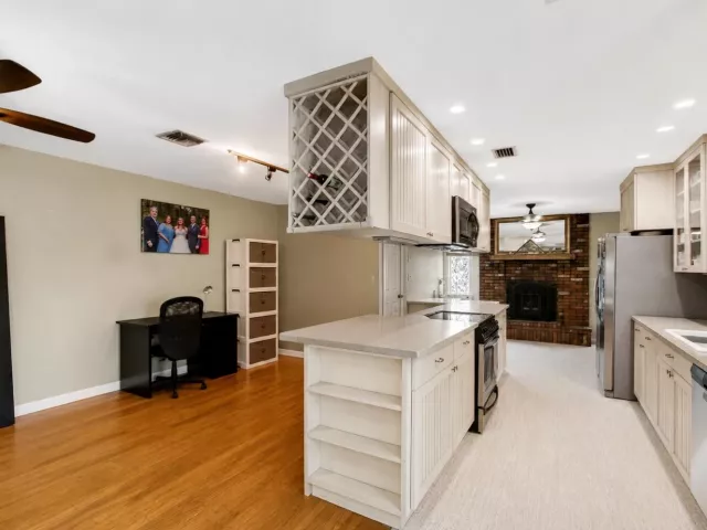 Продажа дома по адресу 5442 Sunrise Boulevard - фото 9381208