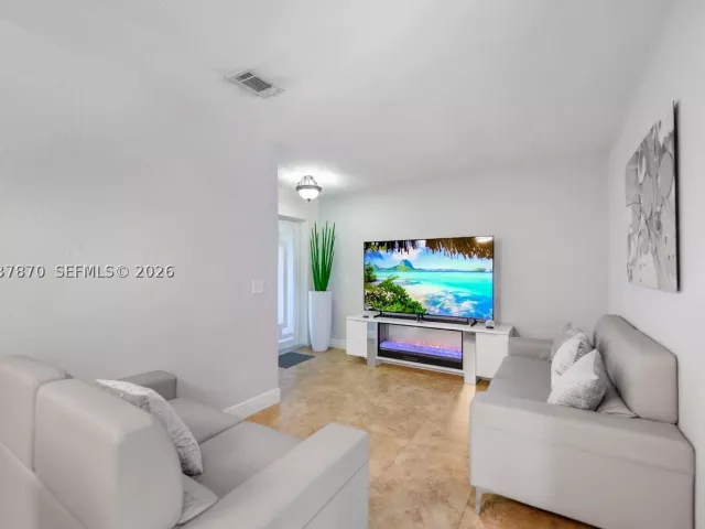 Продажа дома по адресу 15216 SW 112th Pl - фото 8879646