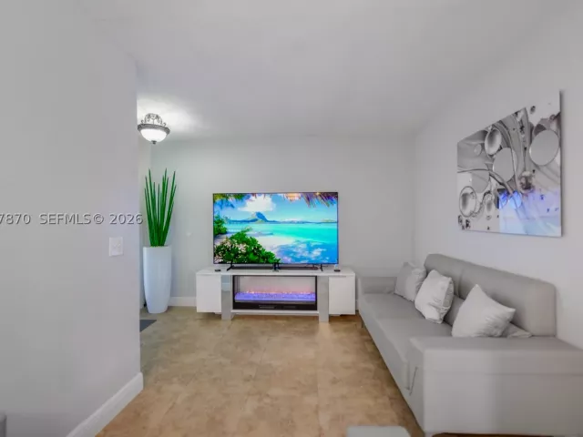 Продажа дома по адресу 15216 SW 112th Pl - фото 8879649