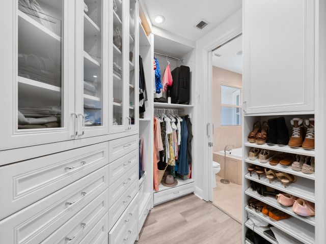 Продажа дома по адресу 208 SE 10th Terrace - фото 8225199