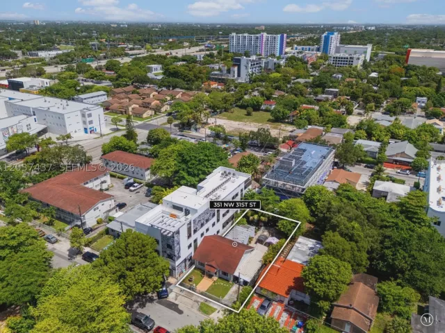 Продажа дома по адресу 351 NW 31st St - фото 8910600