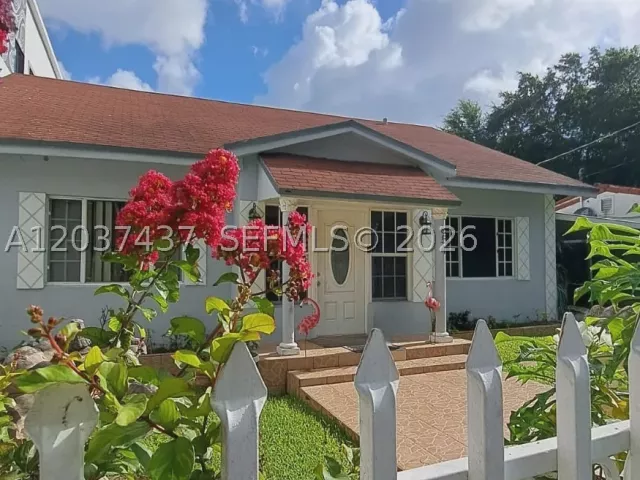 Продажа дома по адресу 351 NW 31st St - фото 8910618