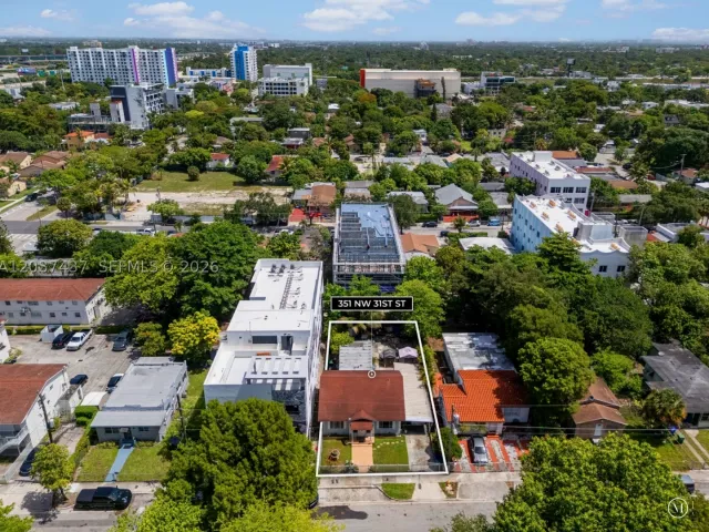 Продажа дома по адресу 351 NW 31st St - фото 8910601