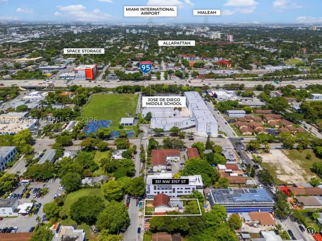 Продажа дома по адресу 351 NW 31st St - фото 8910605