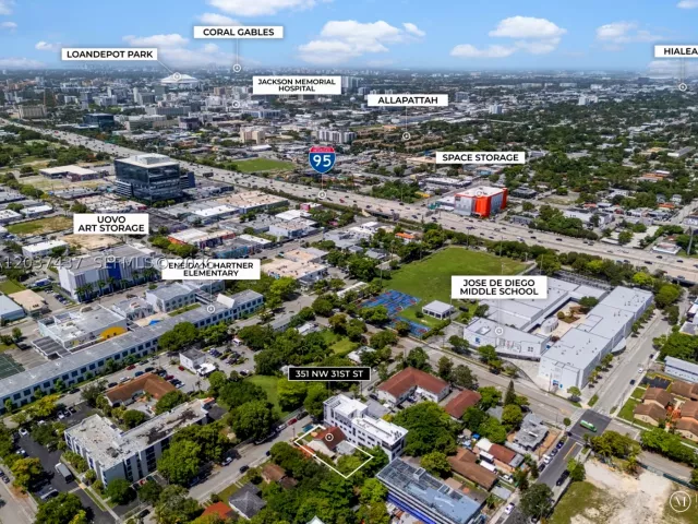 Продажа дома по адресу 351 NW 31st St - фото 8910606