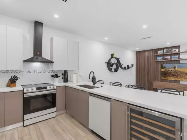 Продажа дома по адресу 3266 SW 25th Ter - фото 9196129