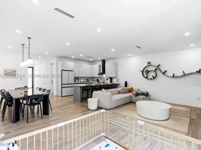 Продажа дома по адресу 3266 SW 25th Ter - фото 9196148