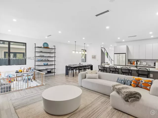 Продажа дома по адресу 3266 SW 25th Ter - фото 9196150