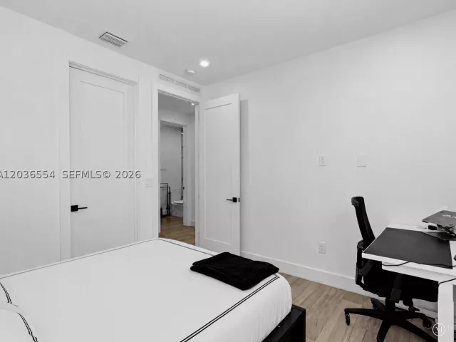 Продажа дома по адресу 3266 SW 25th Ter - фото 9196221