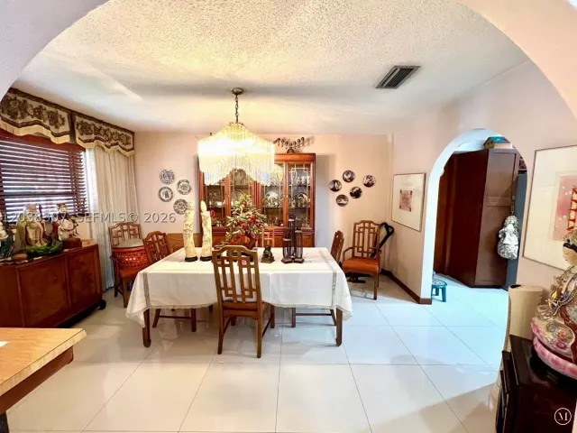 Продажа дома по адресу 9601 SW 66th St - фото 8910517