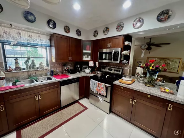 Продажа дома по адресу 9601 SW 66th St - фото 8910520