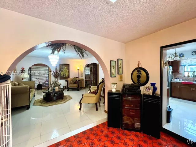 Продажа дома по адресу 9601 SW 66th St - фото 8910522