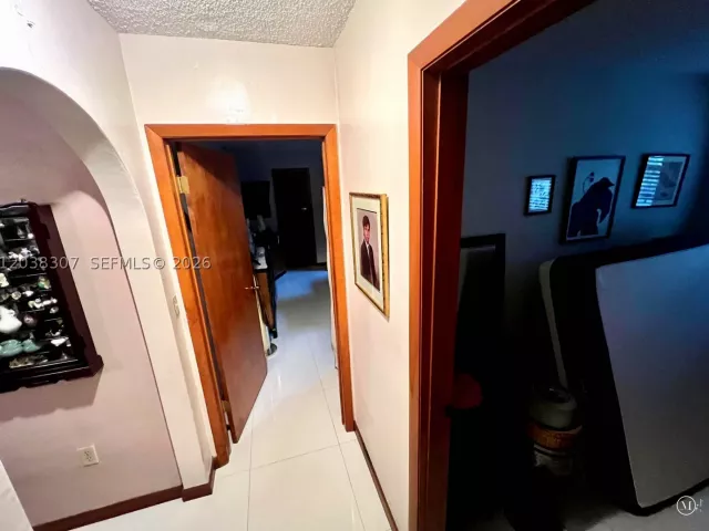 Продажа дома по адресу 9601 SW 66th St - фото 8910526