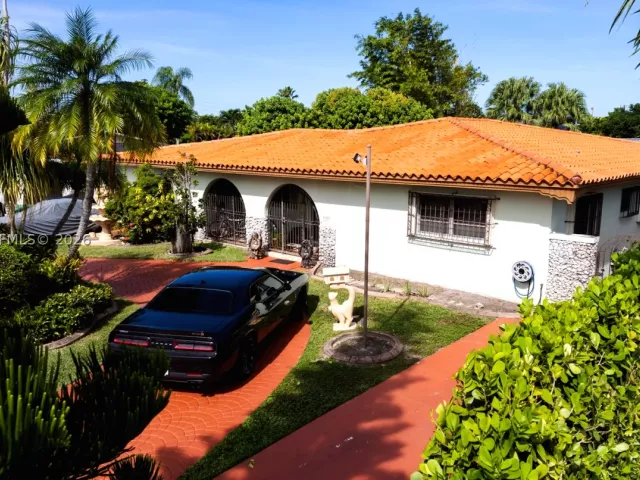 Продажа дома по адресу 9601 SW 66th St - фото 8910509