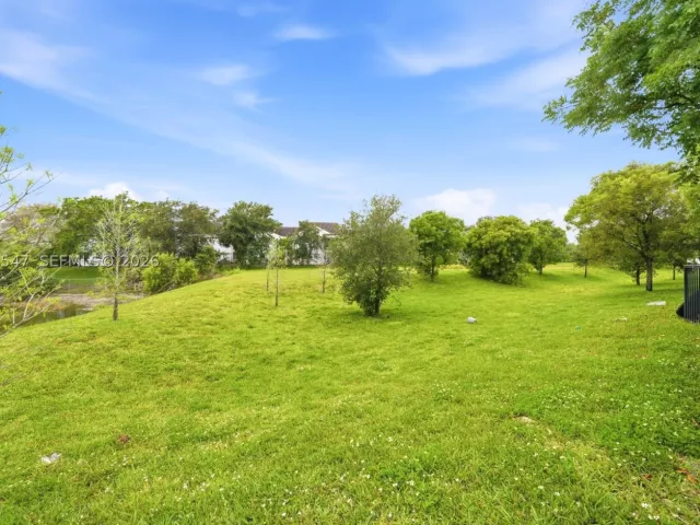 Продажа дома по адресу 3384 NW 5th St - фото 8894016