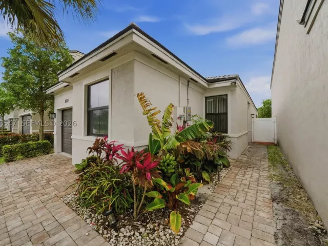 Продажа дома по адресу 3384 NW 5th St - фото 8894001