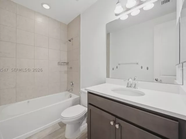 Продажа дома по адресу 3384 NW 5th St - фото 8894005