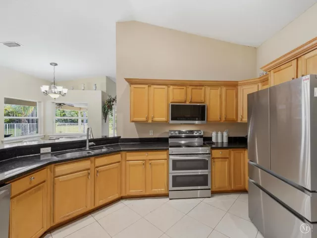 Продажа дома по адресу 12364 82nd Street N - фото 8901760