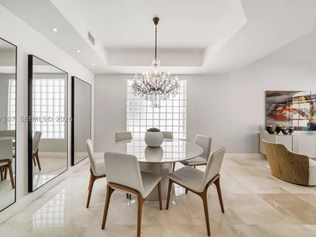 Продажа дома по адресу 21156 NE 33rd Ave - фото 8927590