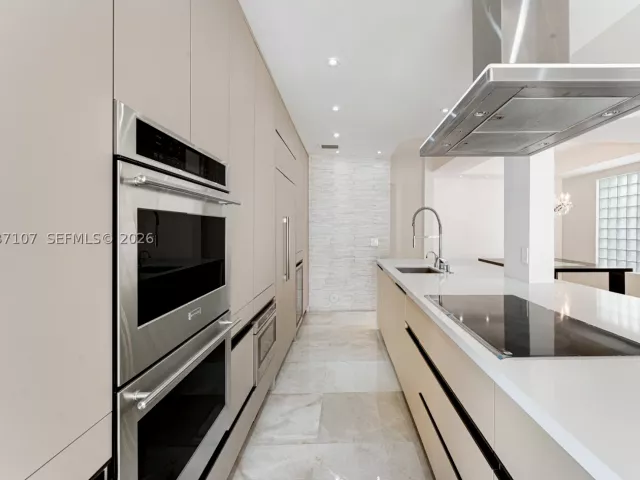 Продажа дома по адресу 21156 NE 33rd Ave - фото 8927595