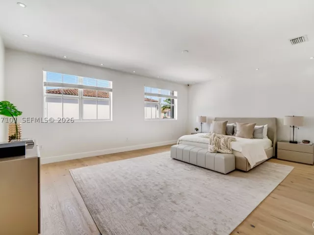 Продажа дома по адресу 21156 NE 33rd Ave - фото 8927599