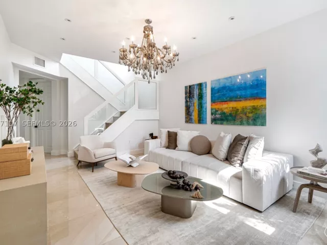 Продажа дома по адресу 21156 NE 33rd Ave - фото 8927582