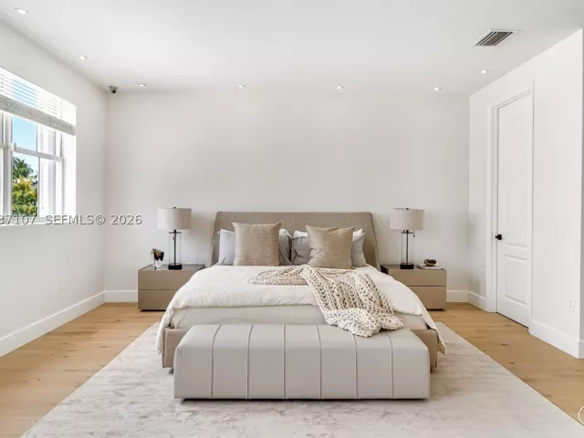 Продажа дома по адресу 21156 NE 33rd Ave - фото 8927600
