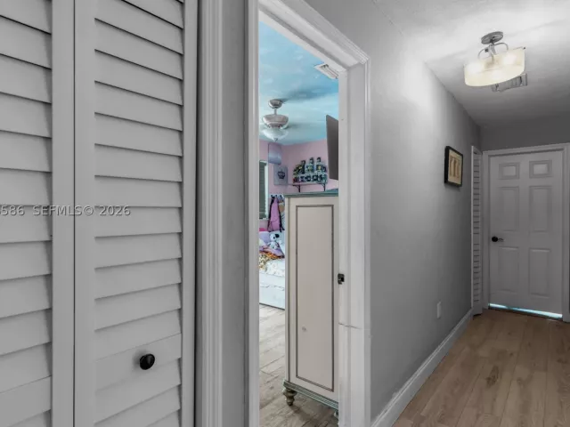 Продажа дома по адресу 3510 SW 87th Ave - фото 8869455