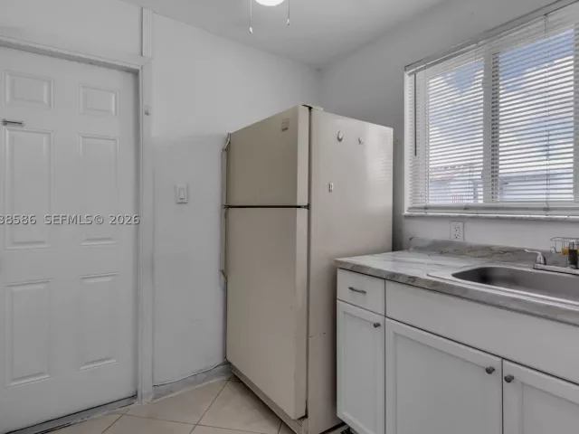 Продажа дома по адресу 3510 SW 87th Ave - фото 8869459
