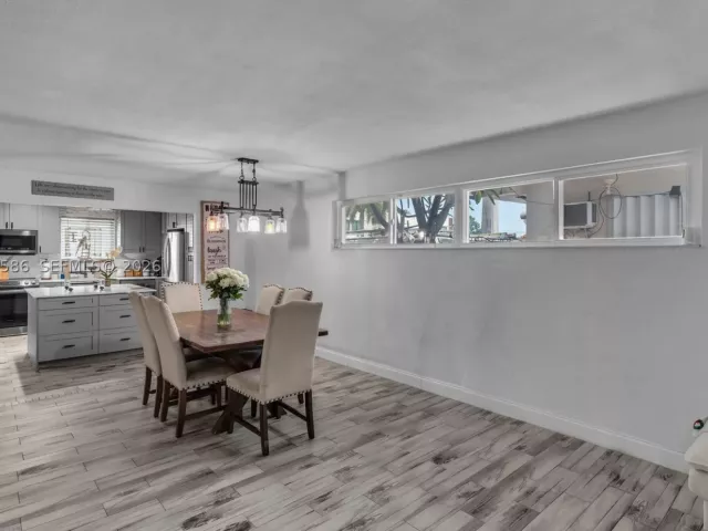 Продажа дома по адресу 3510 SW 87th Ave - фото 8869442