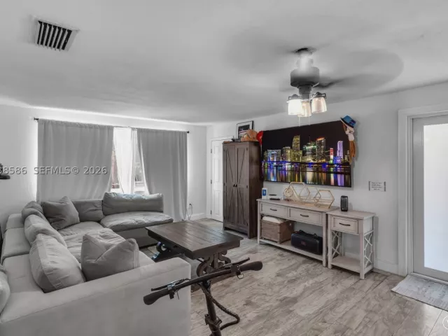 Продажа дома по адресу 3510 SW 87th Ave - фото 8869446