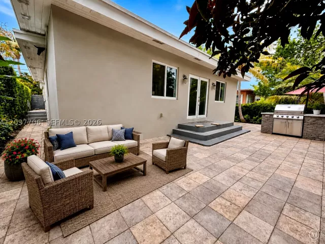 Продажа дома по адресу 9156 Froude Ave - фото 8869730